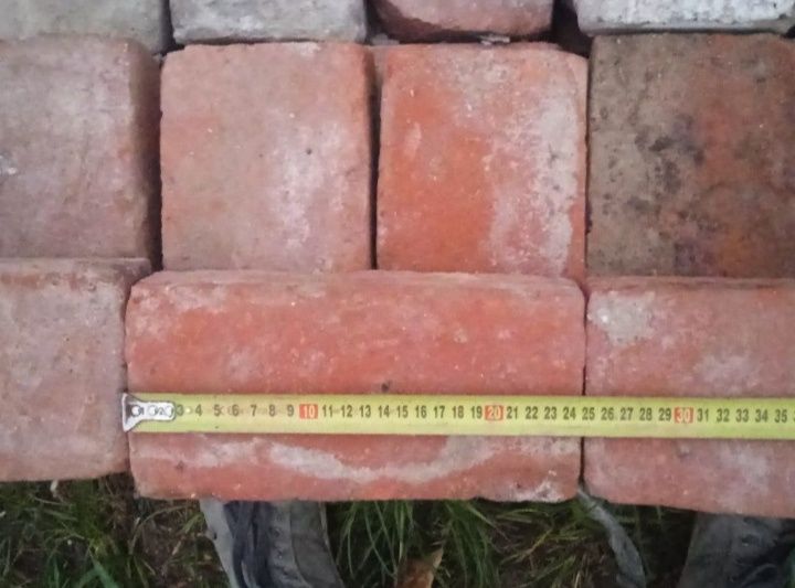 Cegła  poniemiecka rozbiórkowa   - sprzedam .