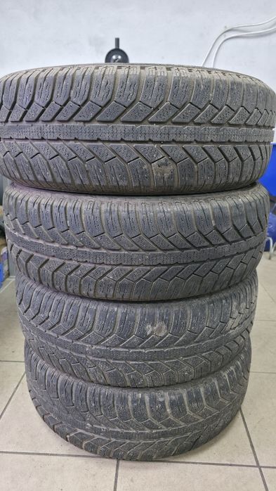 Продам зимние шины Semperit
