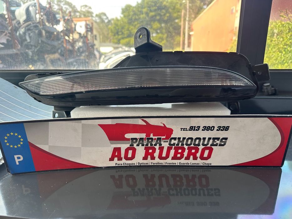 Farolim pisca esq Renault Megane 4