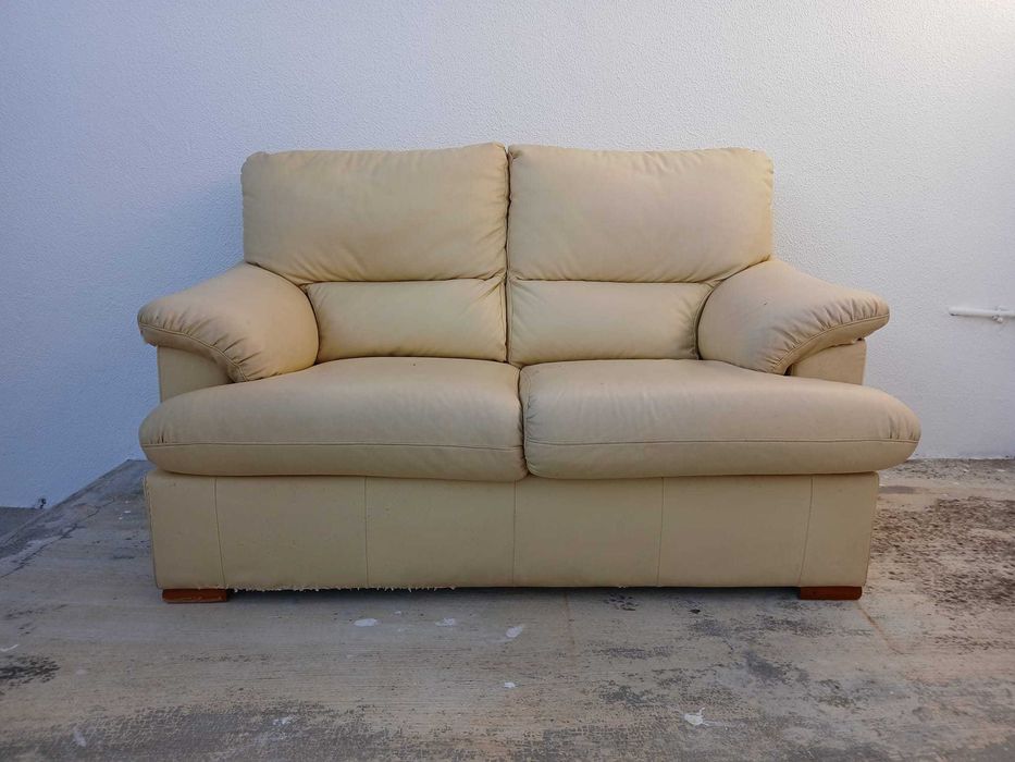 Sofá de coiro vintage desdobrável com colchão