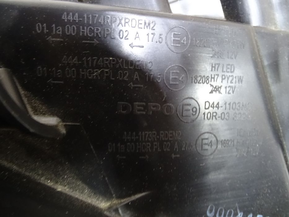 BMW X3 E84 Lampa lewy przód Europa