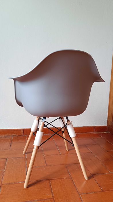 2 Cadeiras de Braços cinzentas