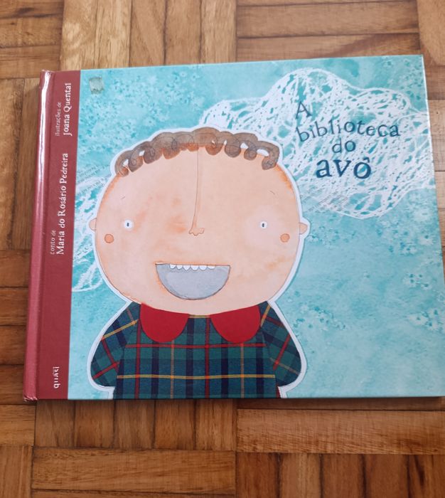 Vários livros de histórias