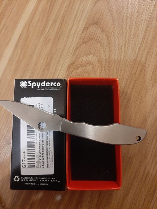 Компактний ніж-брелок Spyderco