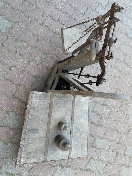 Stara waga odważniki