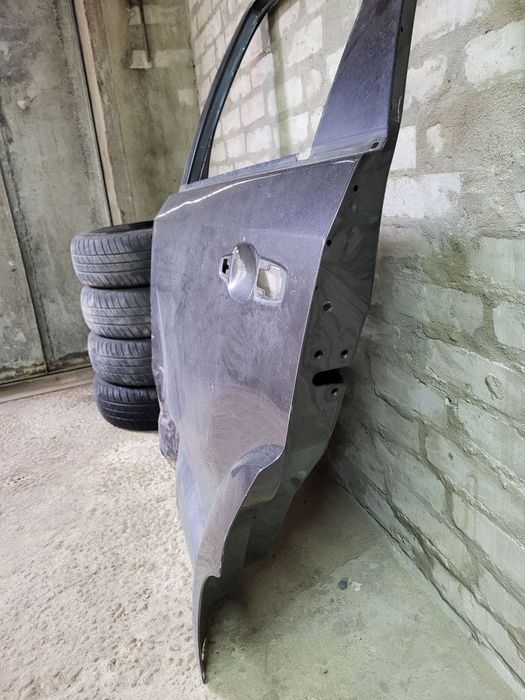 Двері задні ліві голі на Dodge Journey під рихтовку/відновлення 1