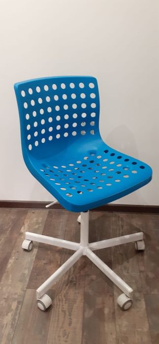 Krzesło IKEA  młodzieżowe dziecięce szkolne biurkowe