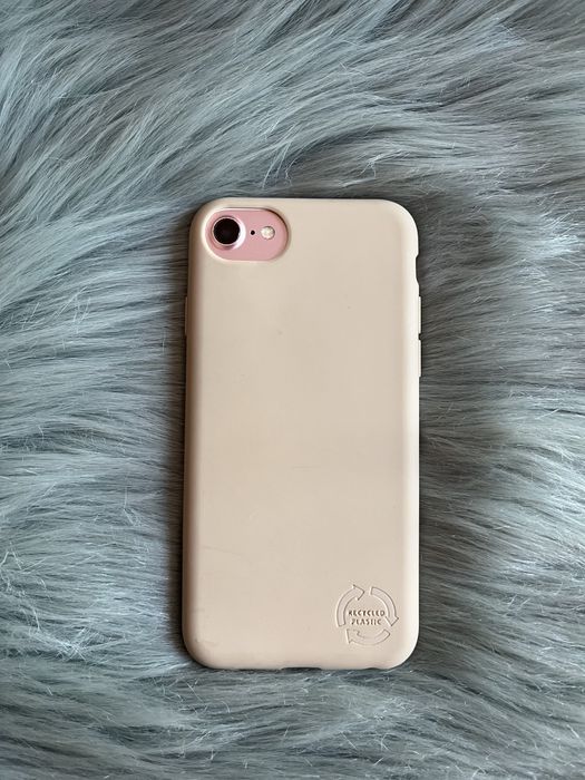 4 etui na iPhone 7 (marmur, makaroniki, beżowy i z reniferem)