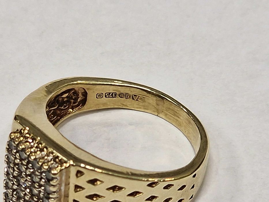 Złoty sygnet męski/ 375/ 7.80 gram/ R15/ 24x DIA/ wycena/ Anglia