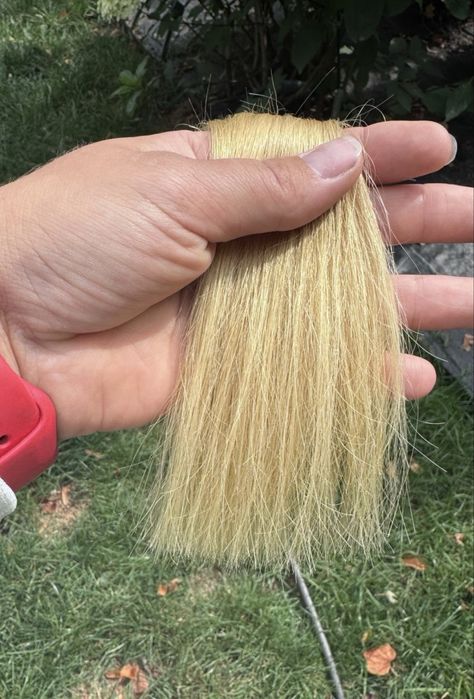 Włosy naturalne blond