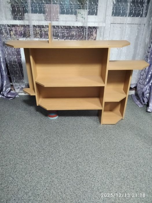 Продам полицю у гарному стані