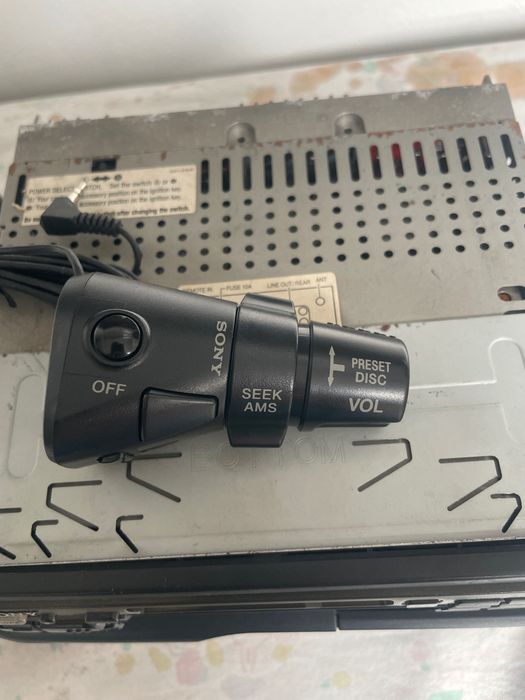 Auto Rádio + Caixa de CD Sony