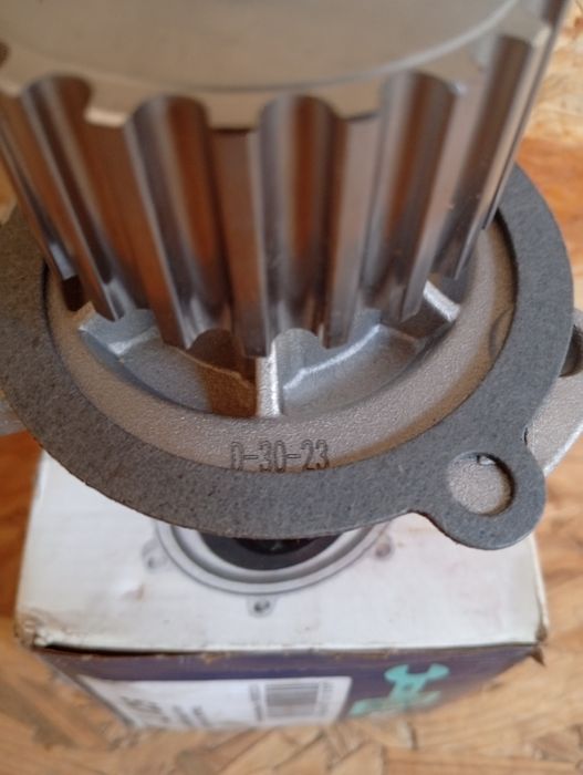 Насос водяний (помпа) ВАЗ 2110-2112 Калина Приора