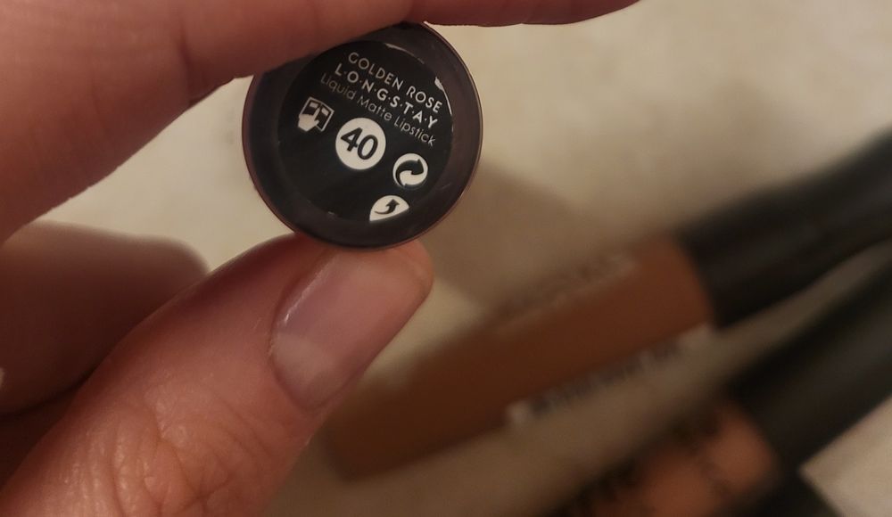 Pomadki Rimmel Stay Matte Golden Rose Essence