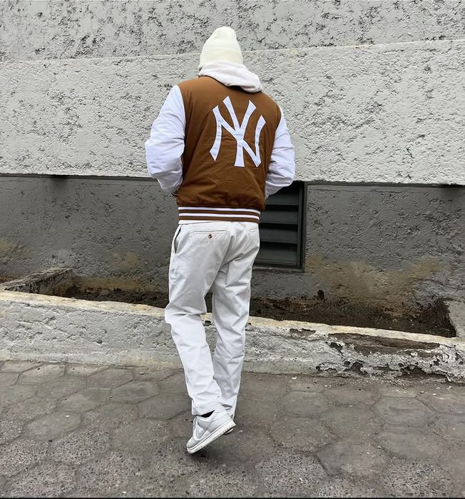 NOVA ERA MOLETOM COM LOGOTIPO GRANDE DA MLB