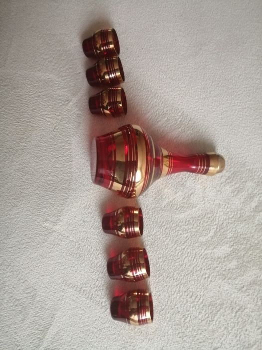 Kolorowa beczulka i kieliszki