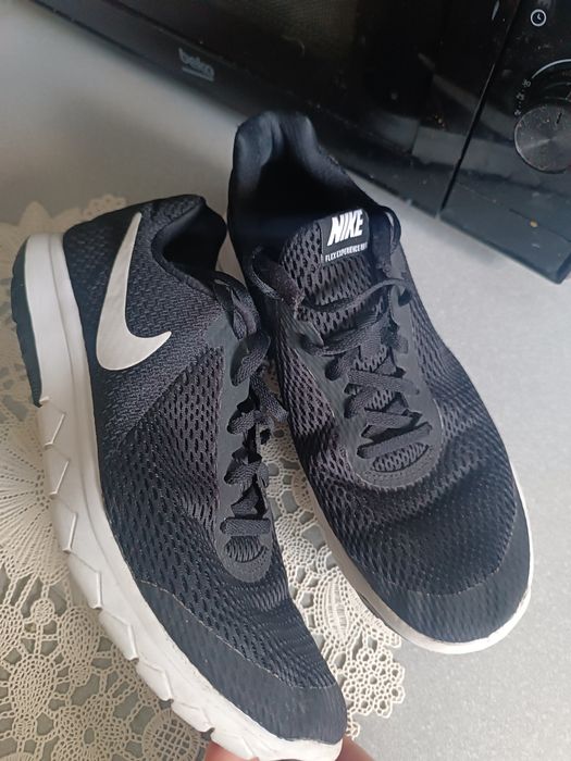 Buty sportowe Nike czarne- 40.Stan bdb