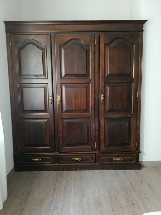 Roupeiro de 3 portas em madeira