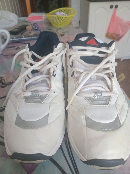 Кросовки фирменные