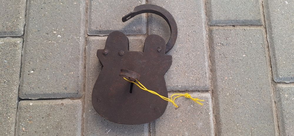 Cadeado aloquete antigo portao