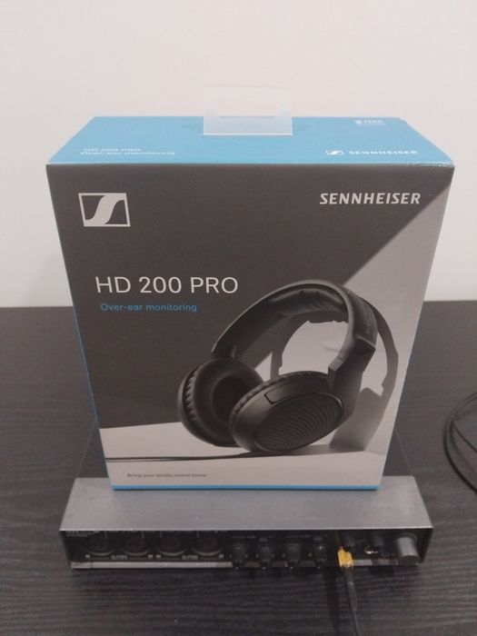 Interface de Audio Yamaha ur44c + Sennheiser HD200PRO