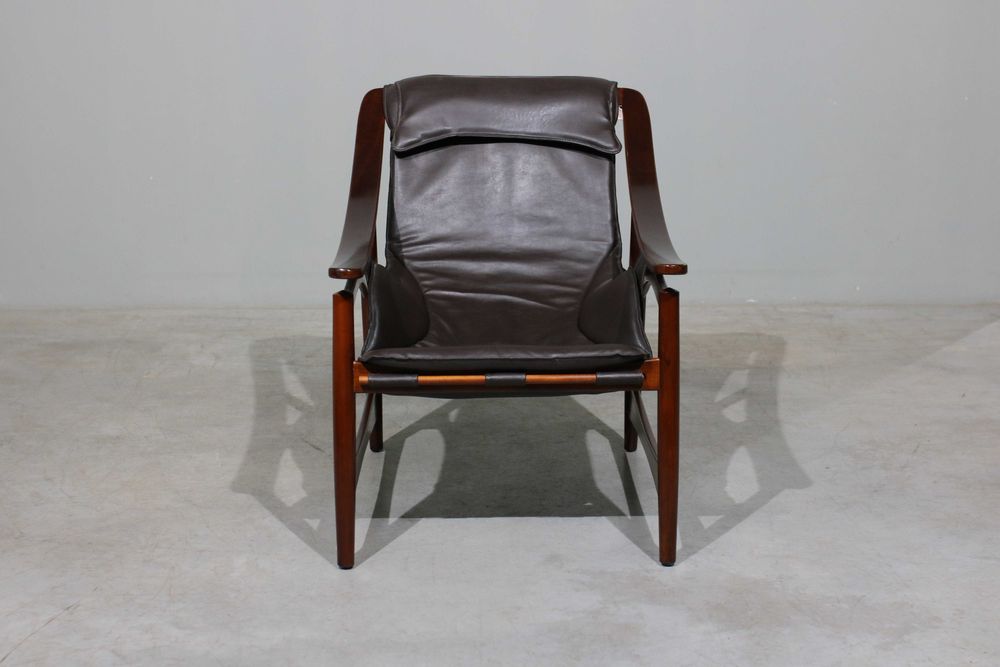 Poltrona + pousa pés design brasileiro