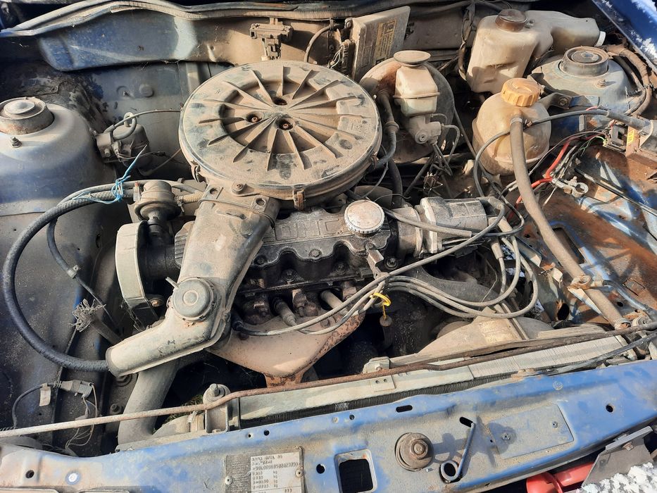 Продам  запчастини на Опель Кадет двигун з коробкою Опель Кадет 1.3 бе