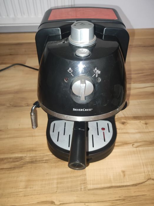 Ekspres ciśnieniowy do kawy SilverCrest SEM 1100 A2