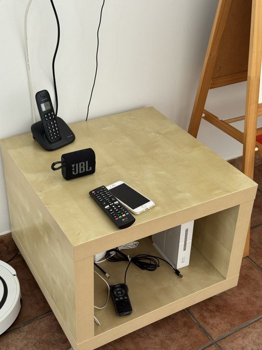 Pequenos móveis diversos