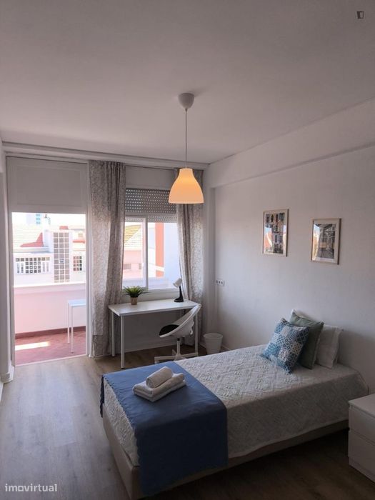 Quarto - localizado em Campo Grande Lisbon