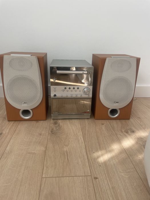 Wieża LG oraz dwa głośniki komplet srebrna i beżowe głośniki vintage