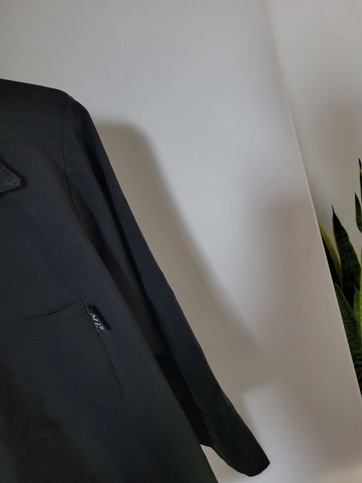 Czarna koszula z rękawem 3/4