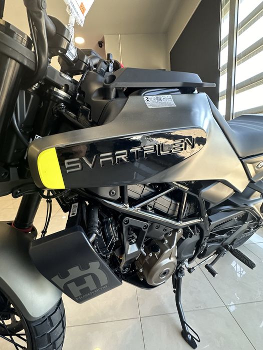 Husqvarna Svartpilen 125 para entrega imediata