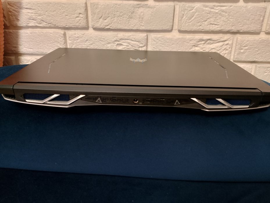 Predator Helios 300  17.3" IPS 144Hz i5-11400H 16GB RAM 512GB