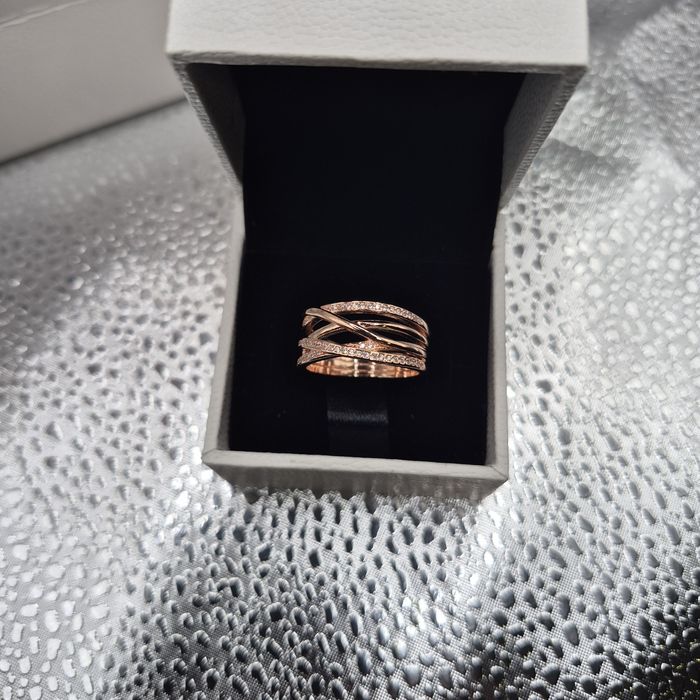 Anel Pandora Entrelaçado rosa