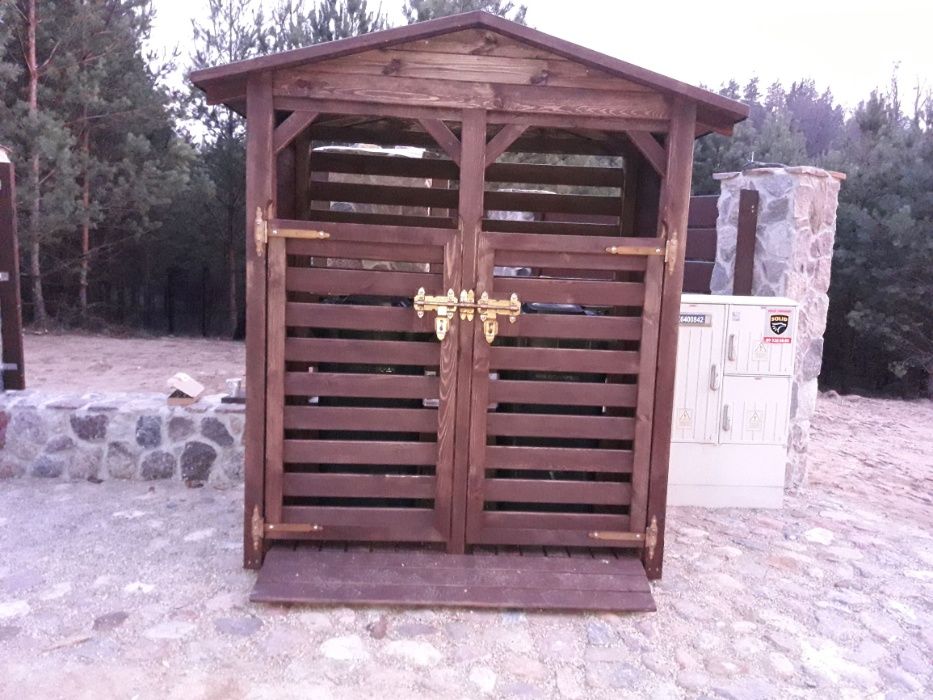 Wiata śmietnikowa drewniana 1,8x0,9m, zabudowa na kosz dach dwuspadowy