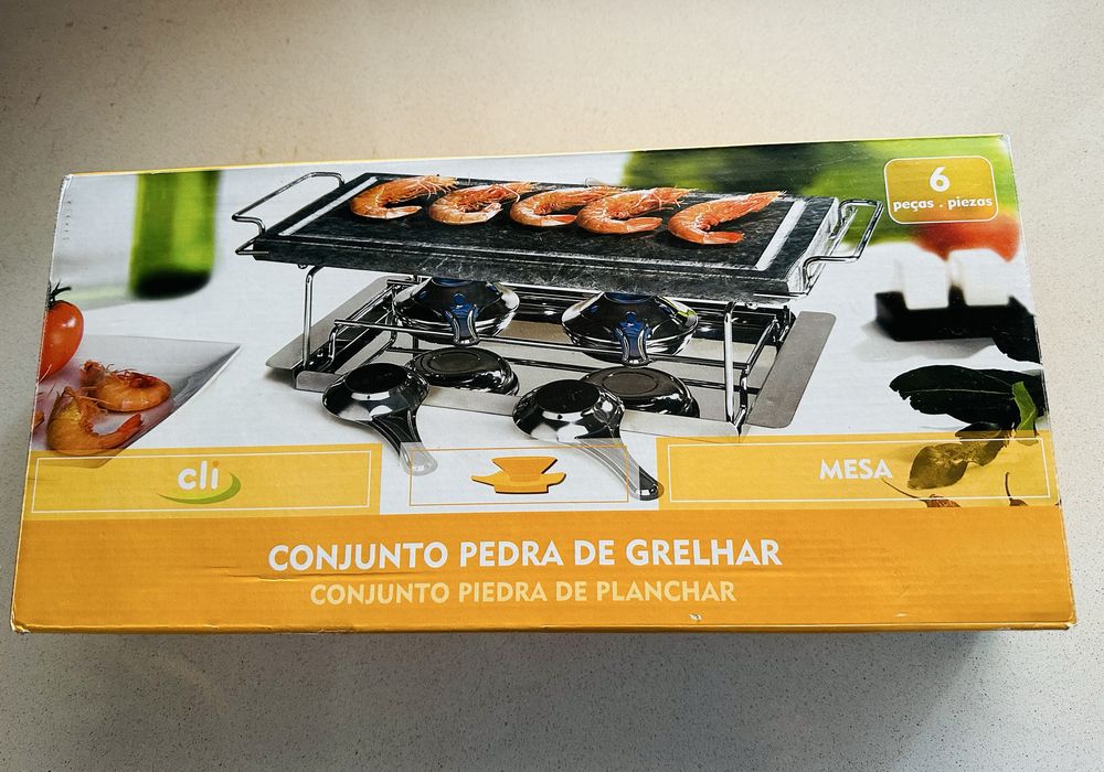 Conjunto pedra de grelhar com embalagens e instruções