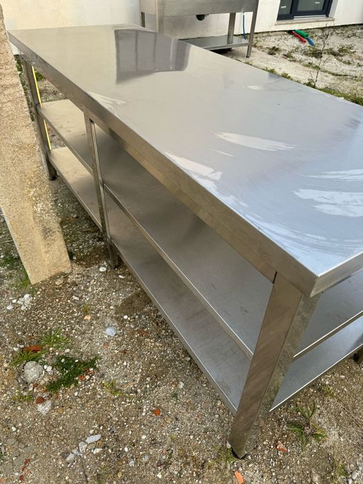 Bancada de apoio em inox para restauração