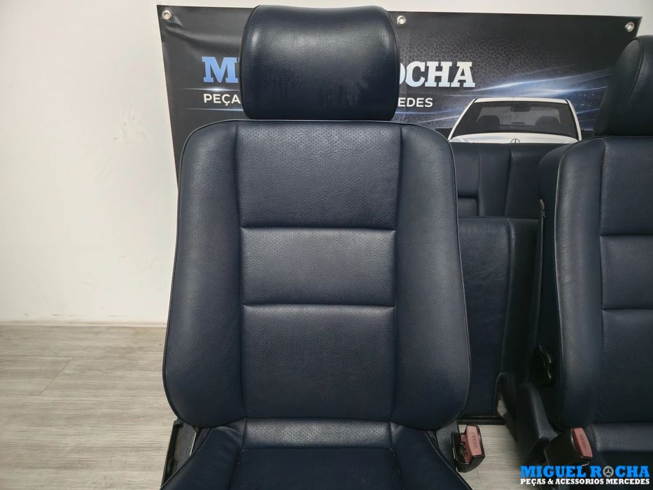Conjunto de bancos e forras couro azul Mercedes W202