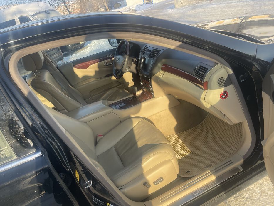 Продам авто LS 460