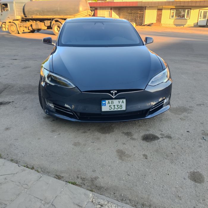 Продам Tesla model s 2018 100d