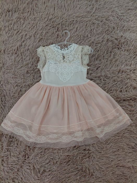 Сукня святкова мереживна