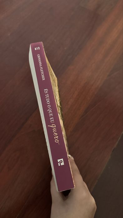 Livro “És tudo o que eu quero” de Giovanna Fletcher