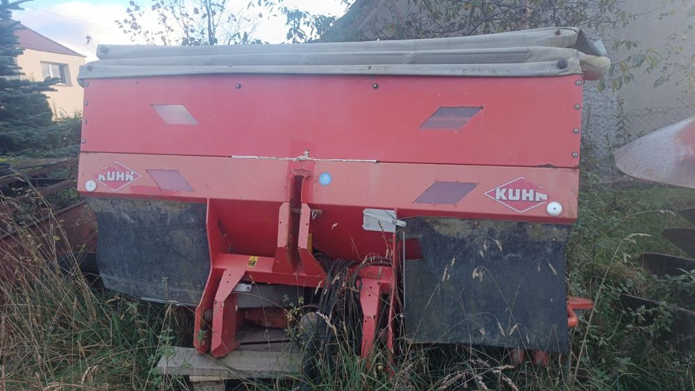 Rozsiewacz KUHN od właściciela !