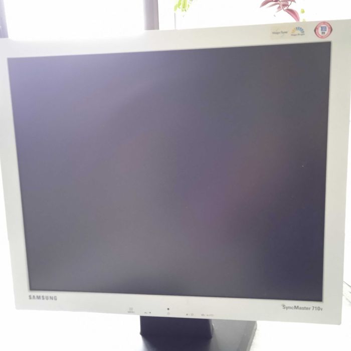 Monitor Samsung SyncMaster 710v