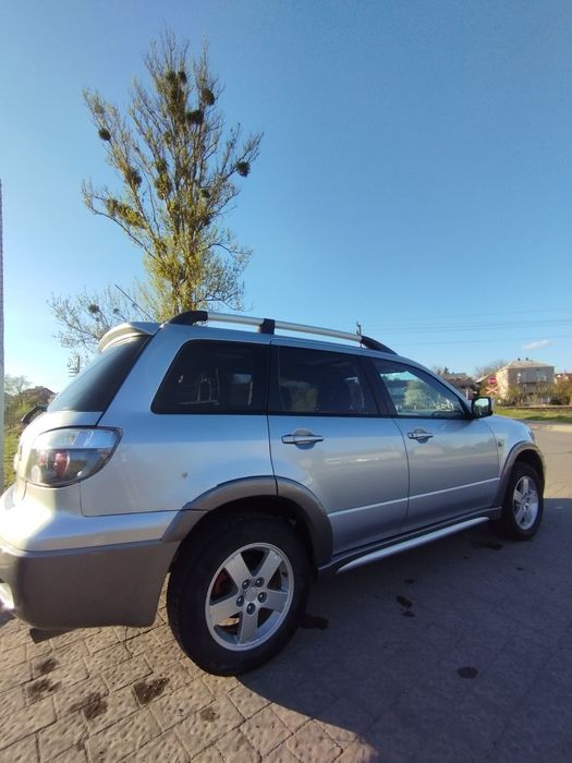 Mitsubishi Outlander 1