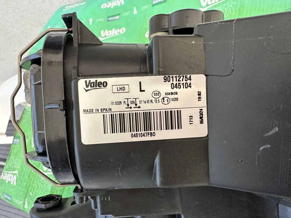 Farol dianteiro Esquerdo LED SEAT original – SEAT Leon –  NOVO