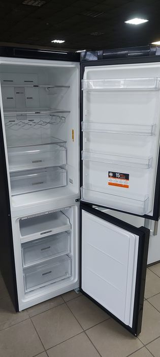 Холодильник Whirlpool W7 8210 K