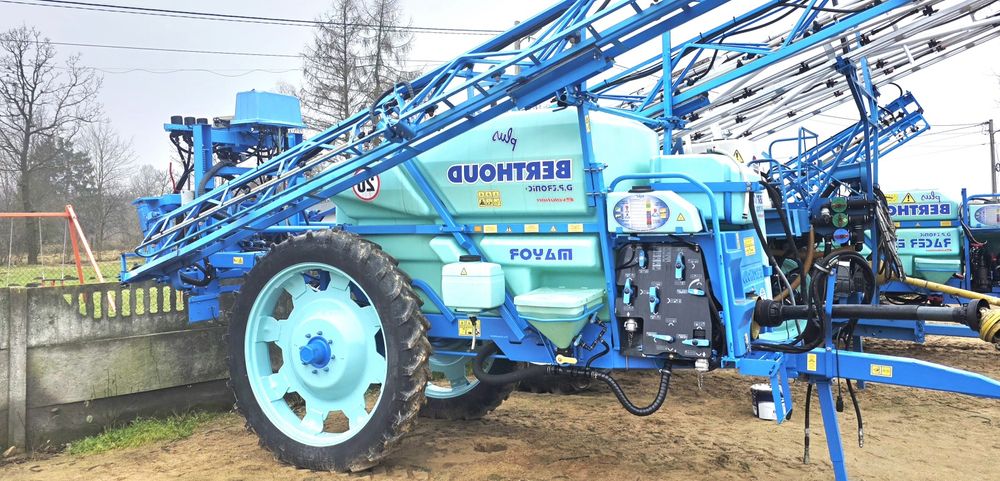 Opryskiwacz Berthoud Mayor 3200 28/27/24/21 m . ( Nie Kuhn/Hardi).ARAG