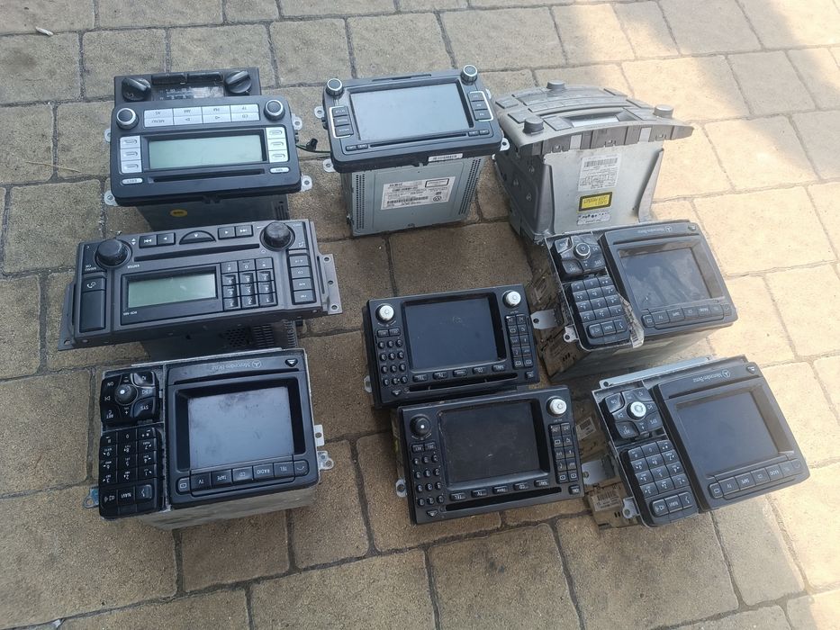 Штатна магнітола мерс 123 210 220 тойота авенсіс т25 ленд ровер